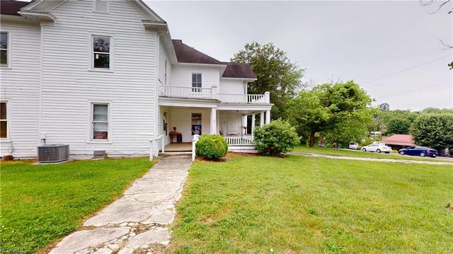 329 Pender Street, Mount Airy, NC 27030