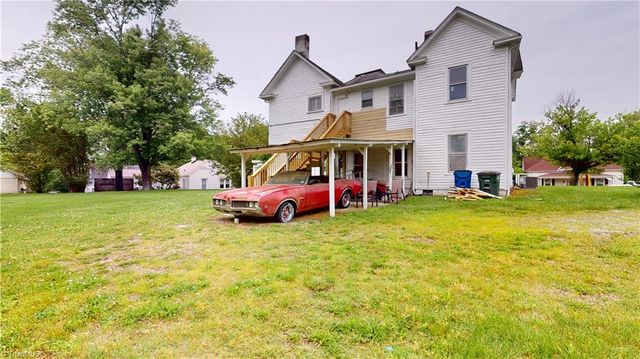 329 Pender Street, Mount Airy, NC 27030