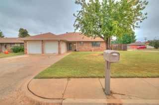 1119 Oakwood Drive, Yukon, OK 73099