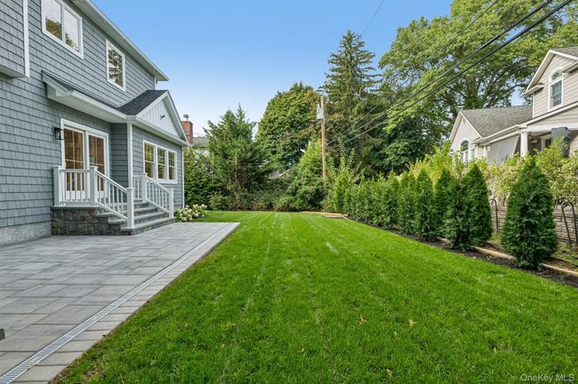 12 Orchard Meadow Road, East Williston, NY 11596