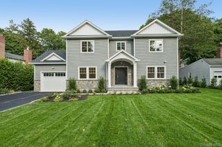 12 Orchard Meadow Road, East Williston, NY 11596