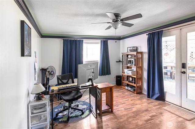 210 Shadow Lane NE, Olympia, WA 98506