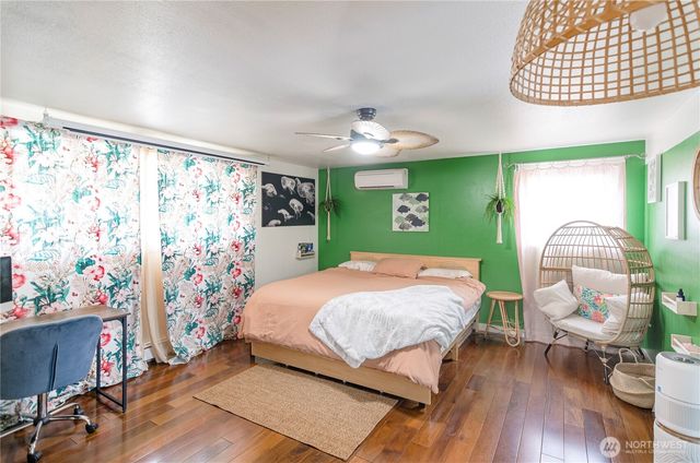 210 Shadow Lane NE, Olympia, WA 98506
