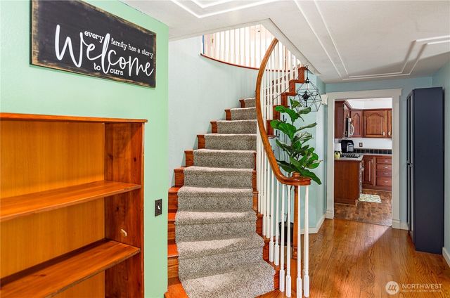 210 Shadow Lane NE, Olympia, WA 98506