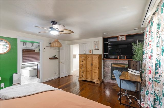 210 Shadow Lane NE, Olympia, WA 98506