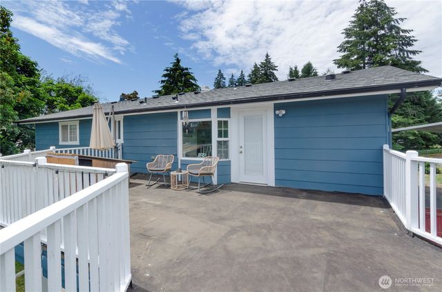 210 Shadow Lane NE, Olympia, WA 98506