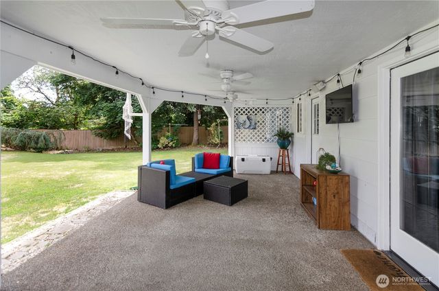 210 Shadow Lane NE, Olympia, WA 98506