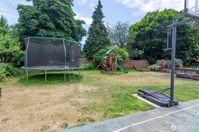 210 Shadow Lane NE, Olympia, WA 98506