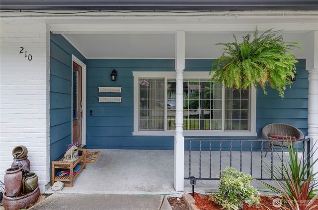 210 Shadow Lane NE, Olympia, WA 98506