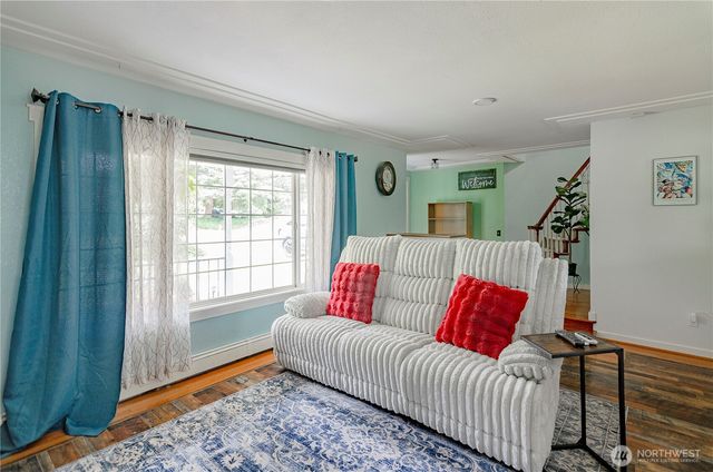 210 Shadow Lane NE, Olympia, WA 98506