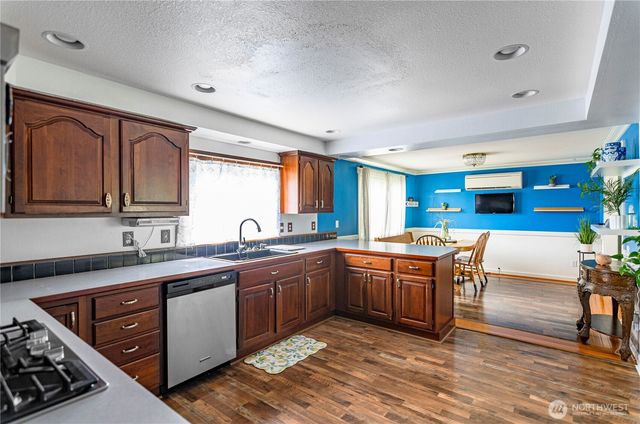 210 Shadow Lane NE, Olympia, WA 98506
