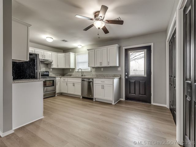 11840 N 190TH East Avenue, Collinsville, OK 74021