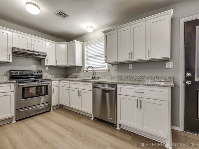 11840 N 190TH East Avenue, Collinsville, OK 74021