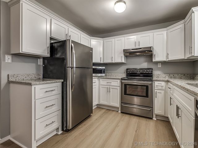 11840 N 190TH East Avenue, Collinsville, OK 74021