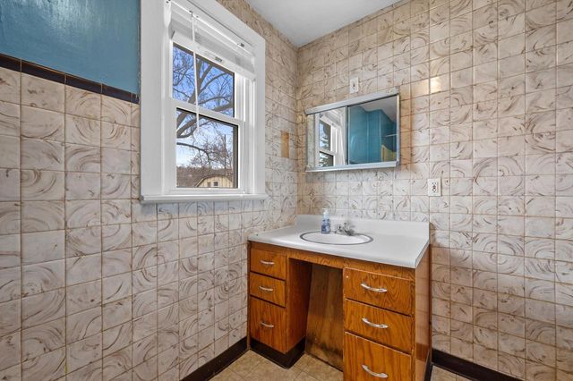 48 S MILWAUKEE STREET, Plymouth, WI 53073