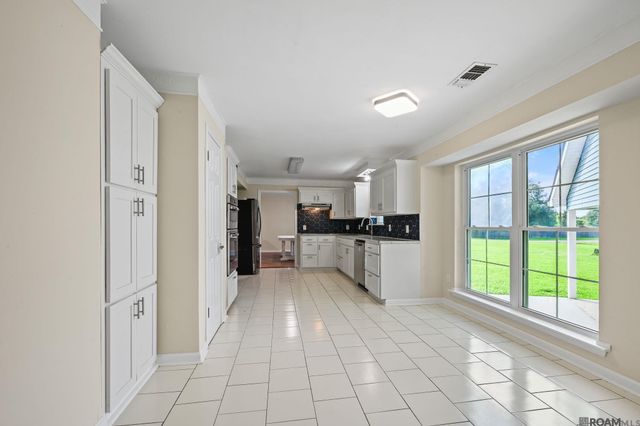 43029 Norman Dyer Ln, Gonzales, LA 70737