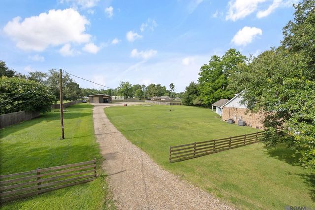 43029 Norman Dyer Ln, Gonzales, LA 70737