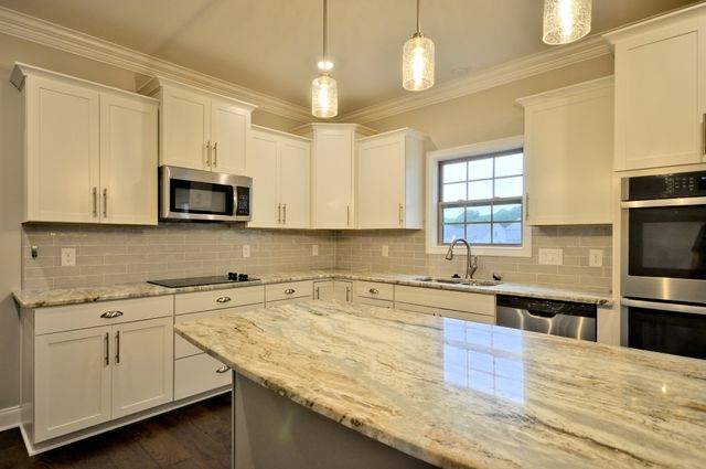 1332 JUNIPER PASS, Clarksville, TN 37043