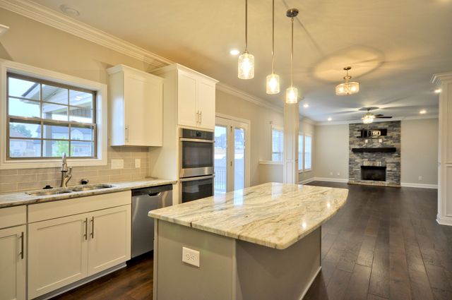 1332 JUNIPER PASS, Clarksville, TN 37043