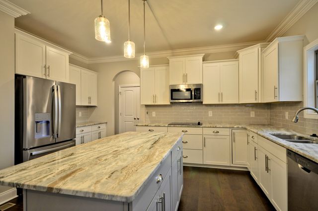 1332 JUNIPER PASS, Clarksville, TN 37043