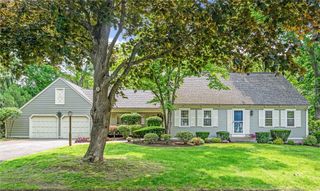 5 Vialls Drive, Barrington, RI 02806