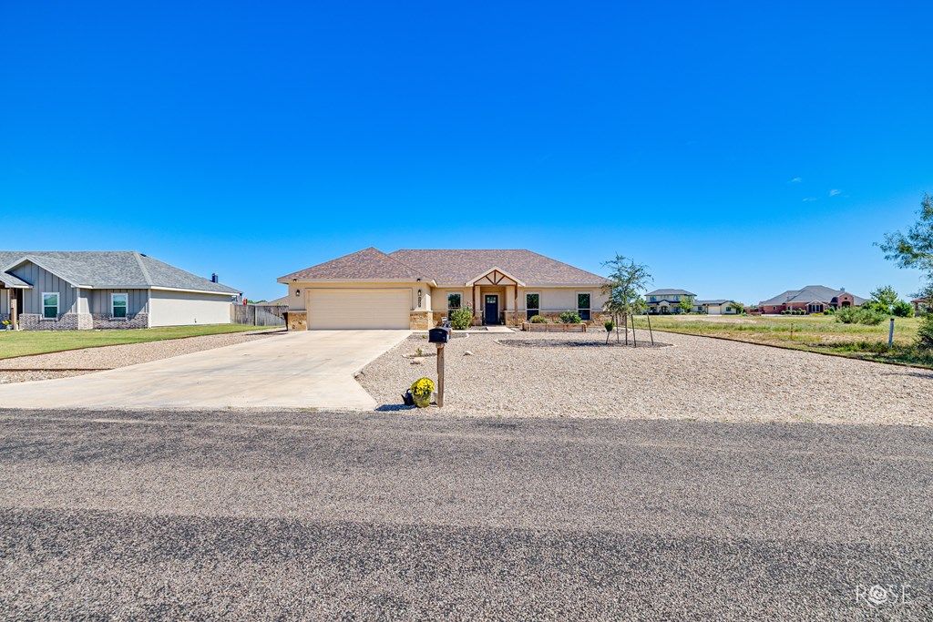Image 37 of property listing at 1938 Beaty Rd, San Angelo, TX 76904