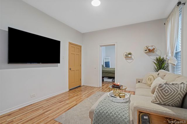 629 E 183rd Street, Bronx, NY 10458