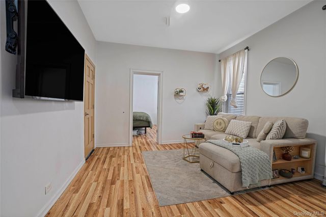 629 E 183rd Street, Bronx, NY 10458