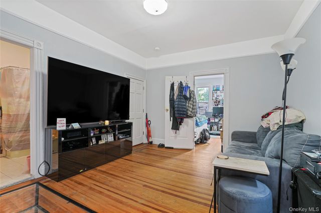 629 E 183rd Street, Bronx, NY 10458