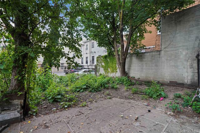 629 E 183rd Street, Bronx, NY 10458