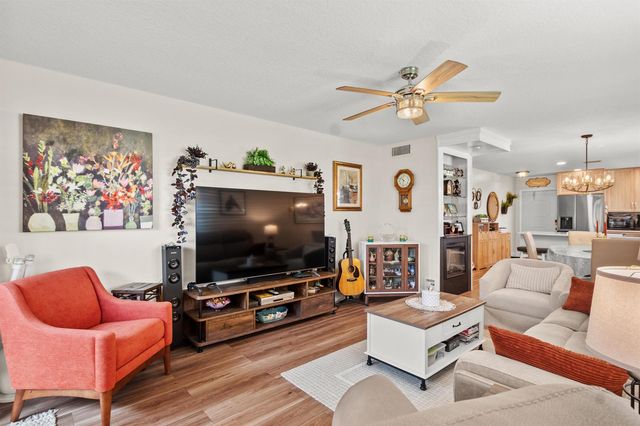 61 Woodland Drive 107, Vero Beach, FL 32962