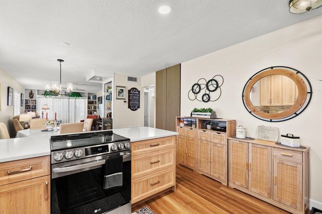 61 Woodland Drive 107, Vero Beach, FL 32962