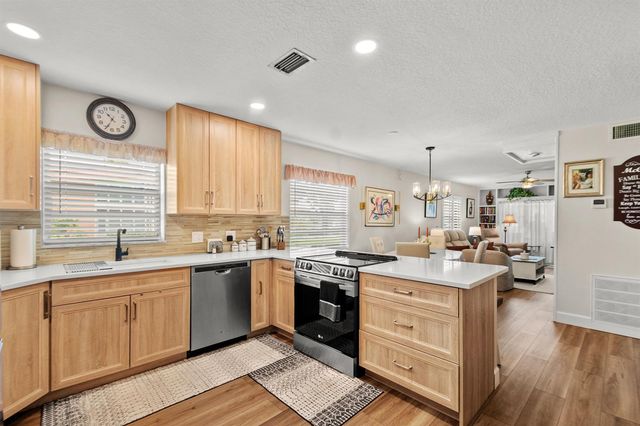 61 Woodland Drive 107, Vero Beach, FL 32962