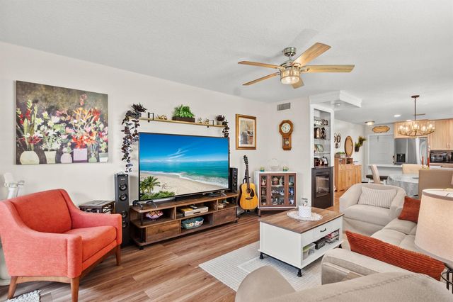 61 Woodland Drive 107, Vero Beach, FL 32962
