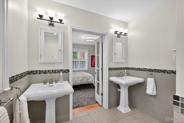 8104 Stratford Drive, Clayton, MO 63105