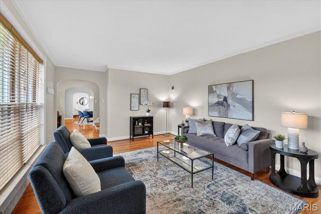 8104 Stratford Drive, Clayton, MO 63105