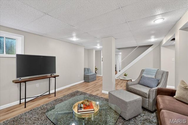 8104 Stratford Drive, Clayton, MO 63105