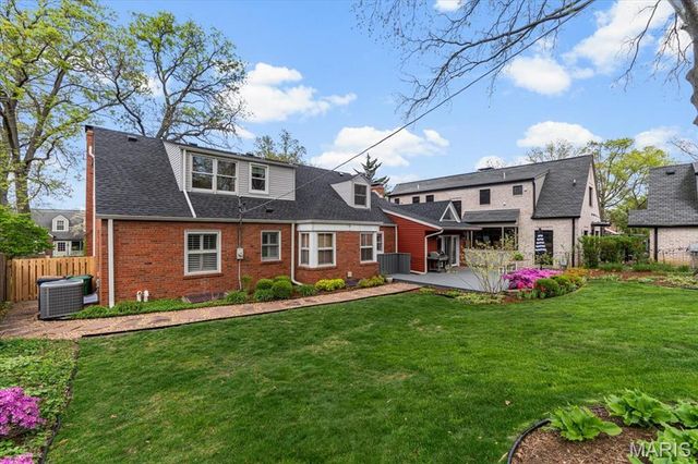 8104 Stratford Drive, Clayton, MO 63105