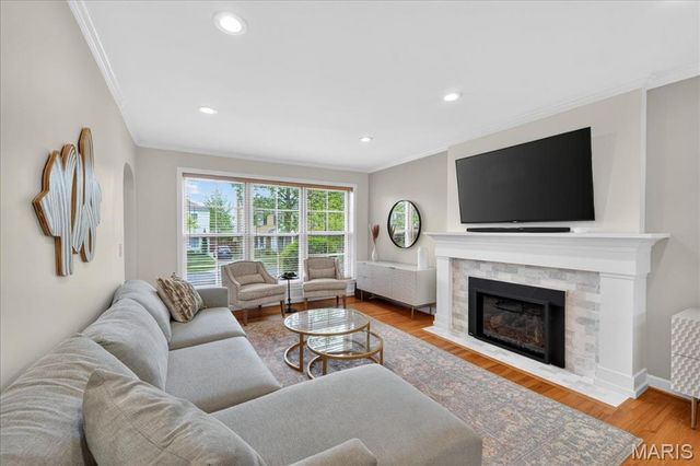 8104 Stratford Drive, Clayton, MO 63105