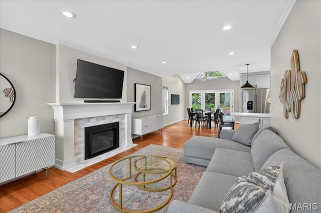 8104 Stratford Drive, Clayton, MO 63105