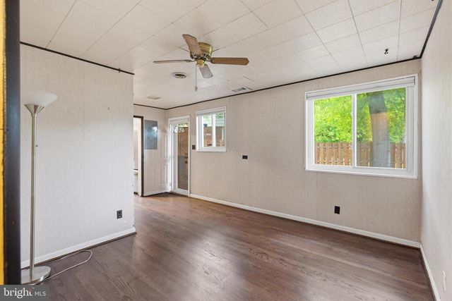 6801 ADELPHI RD, University Park, MD 20782