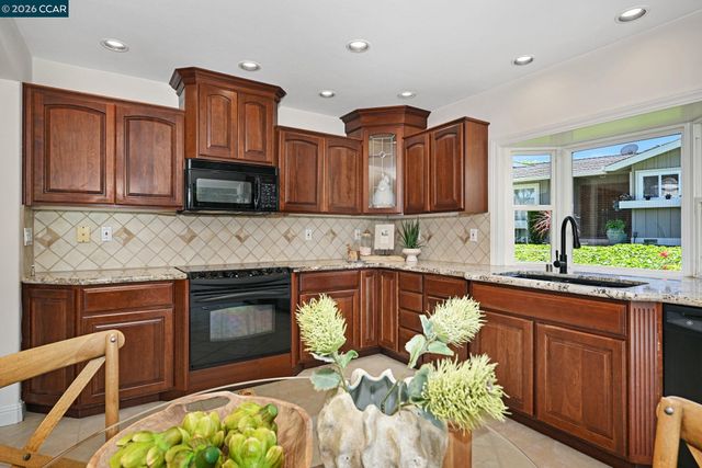 1937 W Rancho Verde Circle, Danville, CA 94526