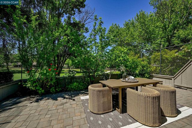 1937 W Rancho Verde Circle, Danville, CA 94526