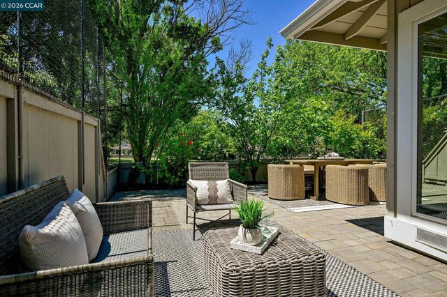 1937 W Rancho Verde Circle, Danville, CA 94526