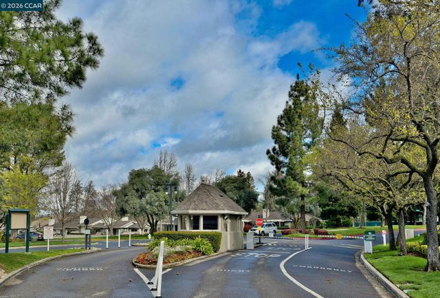 1937 W Rancho Verde Circle, Danville, CA 94526