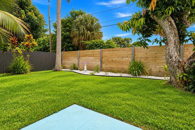 1610 N J Terrace, Lake Worth Beach, FL 33460