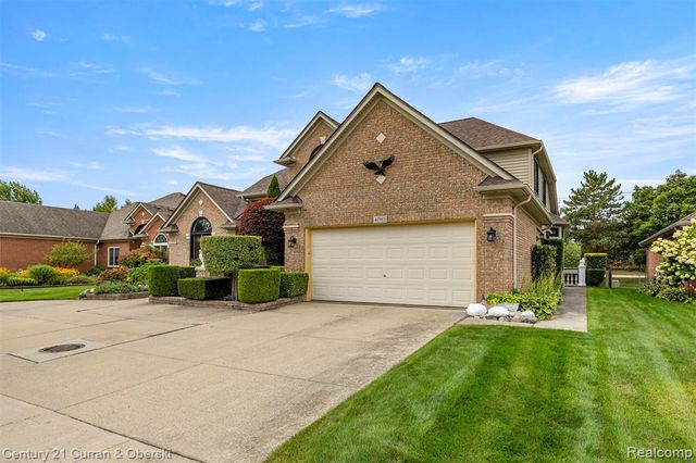 41985 Dorchester Court, Clinton Township, MI 48038
