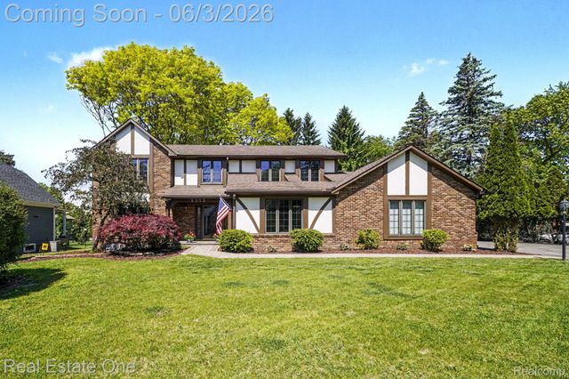 8019 Deerwood Road, Independence Charter Township, MI 48348