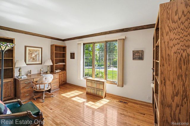 8019 Deerwood Road, Independence Charter Township, MI 48348