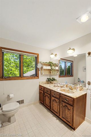 8019 Deerwood Road, Independence Charter Township, MI 48348